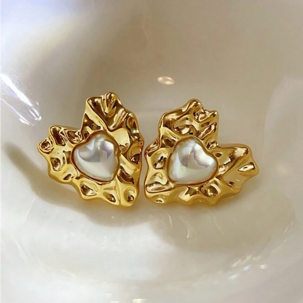 Crumpled Pearl Heart~ Vintage French Textured Rippled Wavy Classy Love Gold Stud